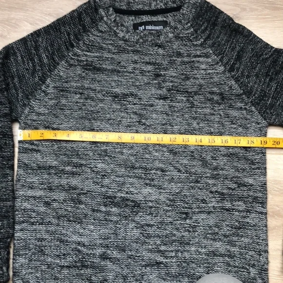Minimum medium sweater - Picture 3 of 5